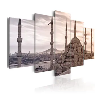 Tavla Arkiio Mosque On Near East