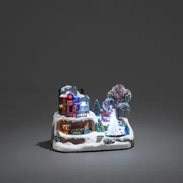 Julby Gnosjö Konstsmide Tågstation/Gran