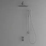 Takduschset Scandtap Steel Harmonized 6X med Badkarsblandare för Inbyggnad