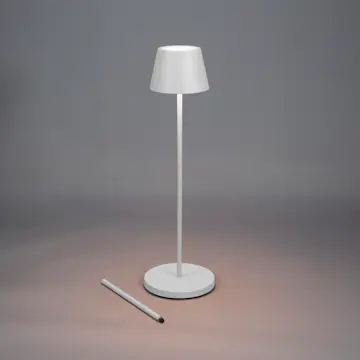 Golvlampa Gnojsö Konstsmide Pomezia M USB