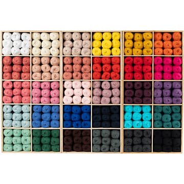 Bomullsgarn Creativ Company Mixade Färger Nr 8/4 170 m 300 Nystan/1 Förp