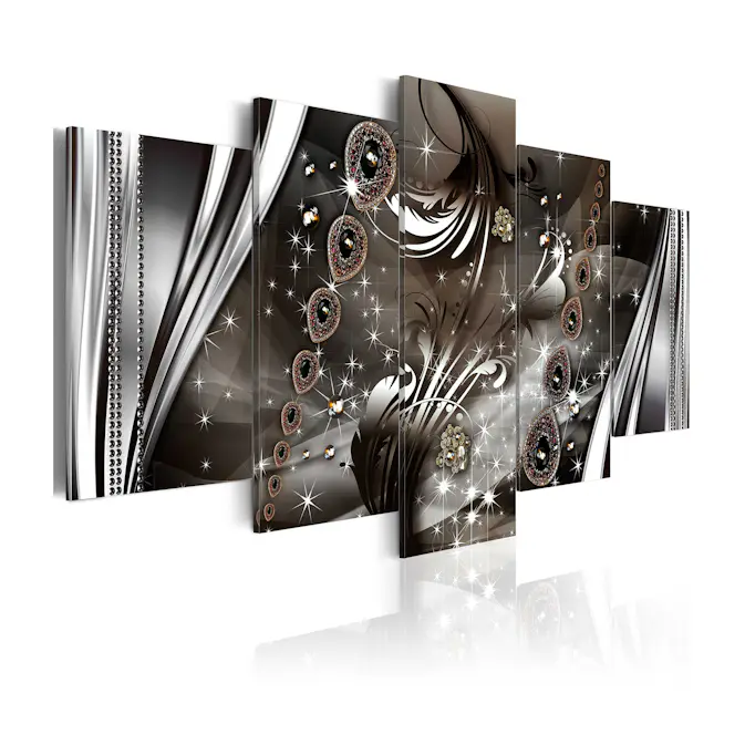 Tavla Arkiio Improvisation With Jewelry