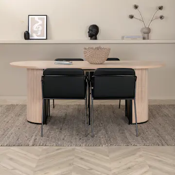 Matgrupp Venture Home med Ovalt Bianca Matbord och 4 Tjärö Matstolar