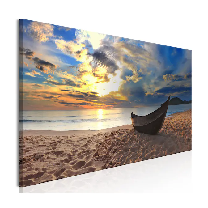 Tavla Arkiio Boat on The Beach