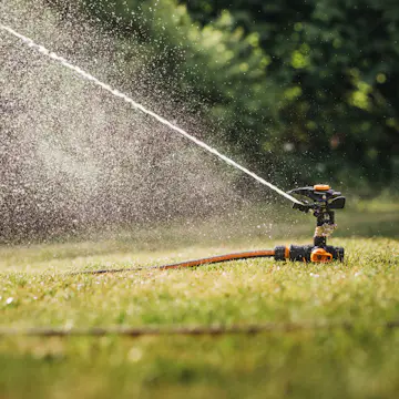 Impulsspridare Fiskars med Jordspik