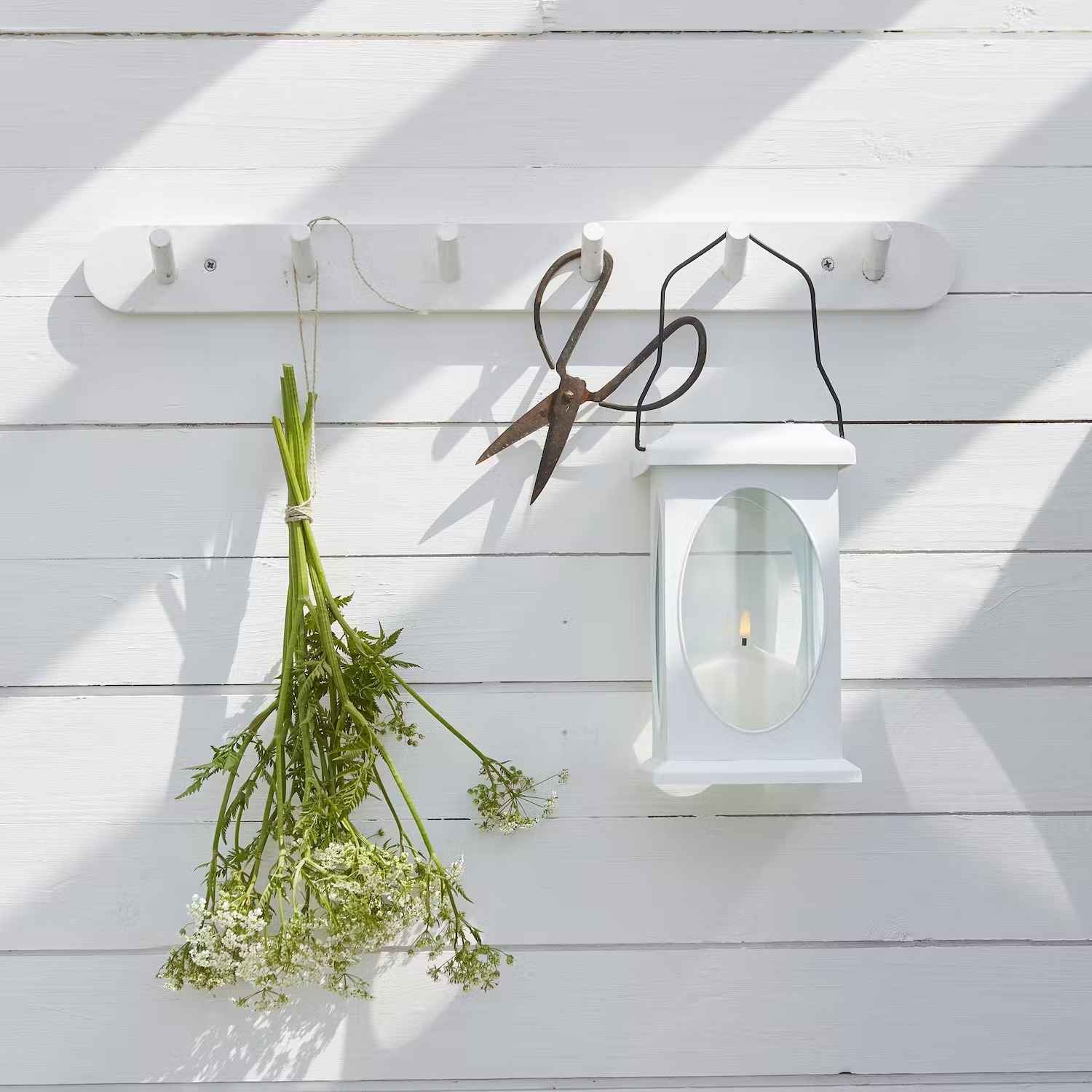 Hängande ljuslykta utomhus - Flamme