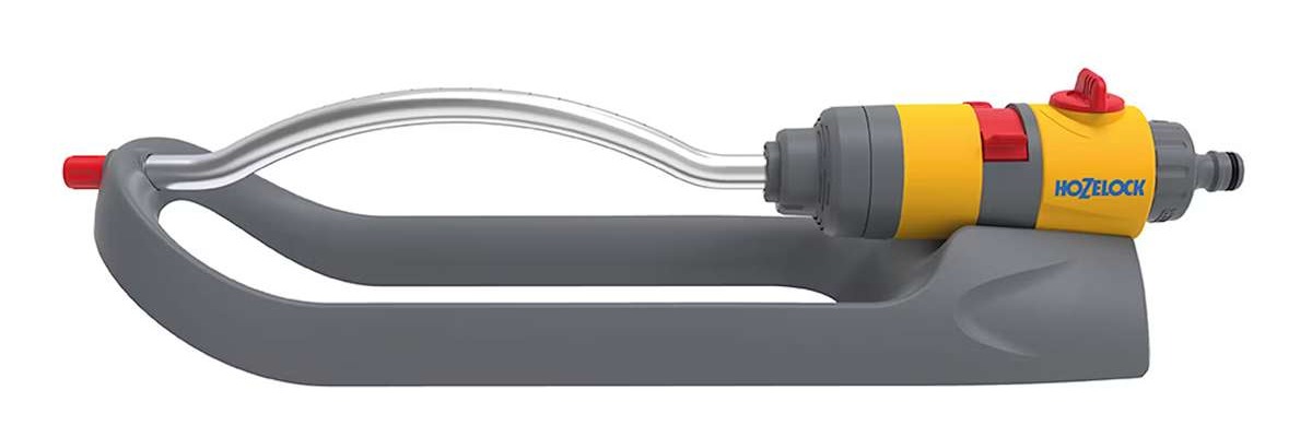 Räfsa, dressa och gödsla gräsmatta - vattenspridare-hozelock-fyrkantspridare-plus-220-m2