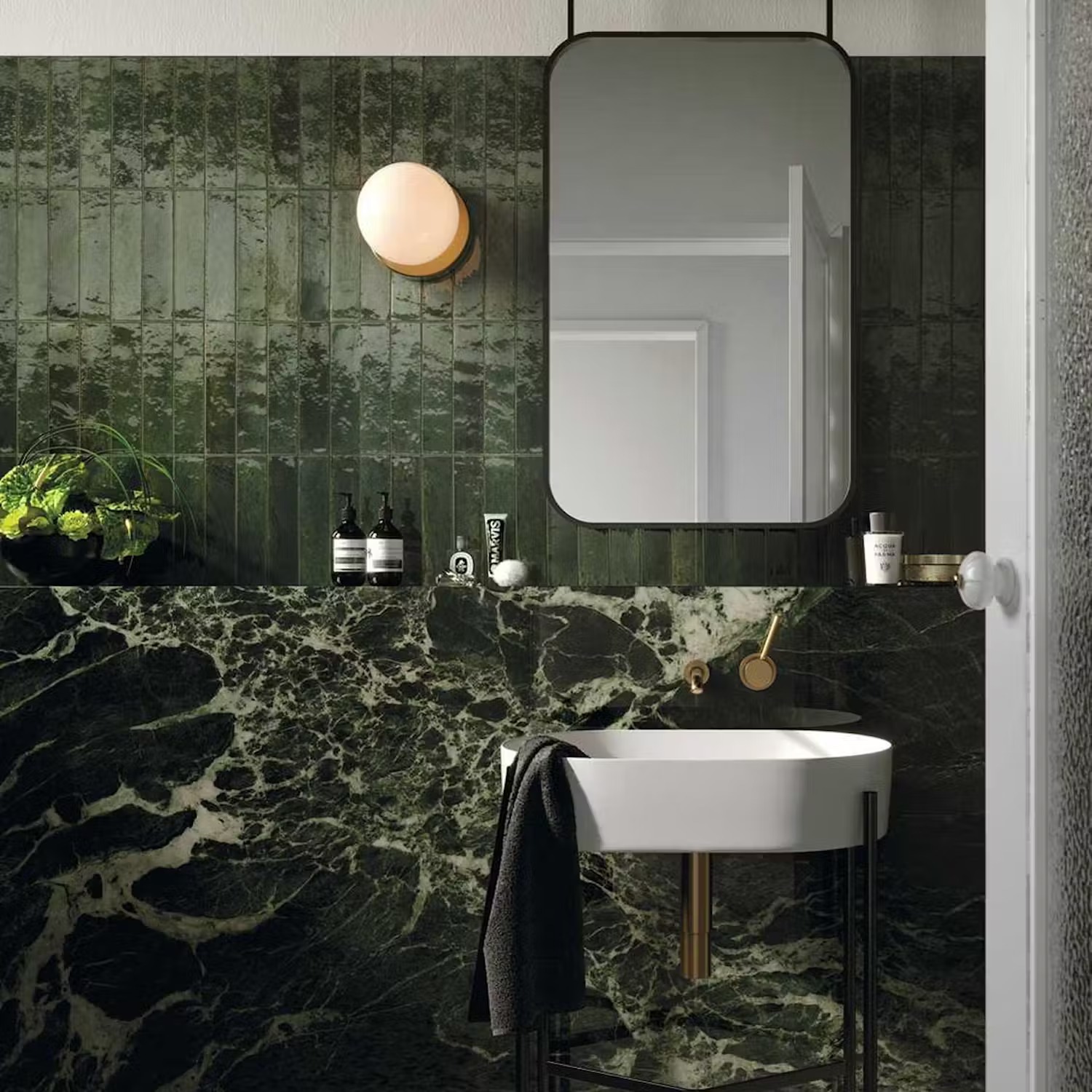 snygga kakel till halvkaklat badrum