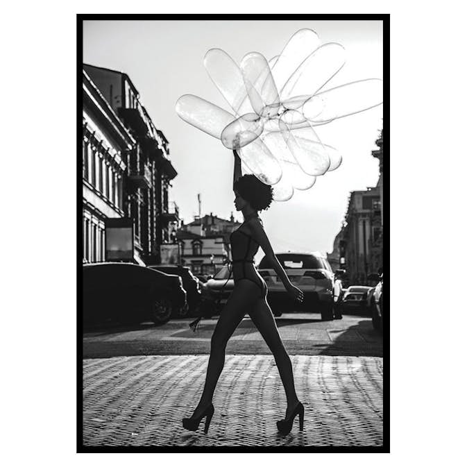 Poster Gallerix Holding Balloons