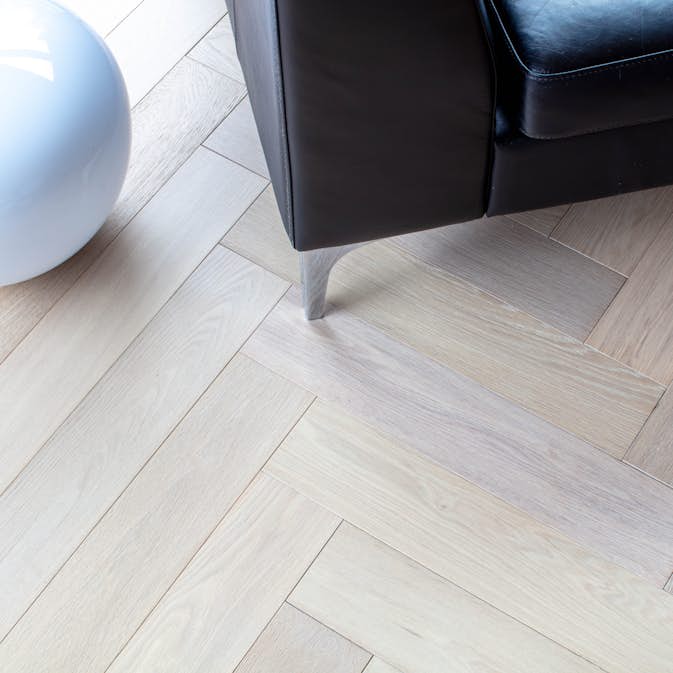 Fiskbensparkett Nordic Floor Ek 1-stav Grand Cloud Mattlack