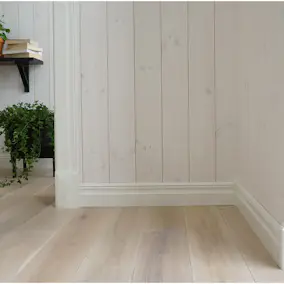 Hörnkloss Moelven Furu 21x21x110 mm Innerhörn Vit S 0502-Y 4st/frp