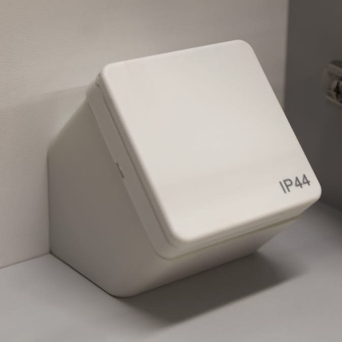 Eluttag och Förhöjningsring Noro för Låda/Skåp Vit