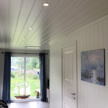 Väggpanel Huntonit Klarvit Penselmålad