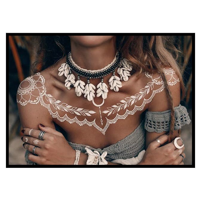 Poster Gallerix Necklace And Ornament