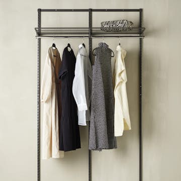 Garderobslösning Elfa Classic Starter Kit 2 Sektioner 1240mm