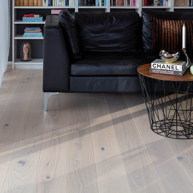 Parkettgolv Nordic Floor Ek Vit Blond Rustik Mattlackad 1-Stav