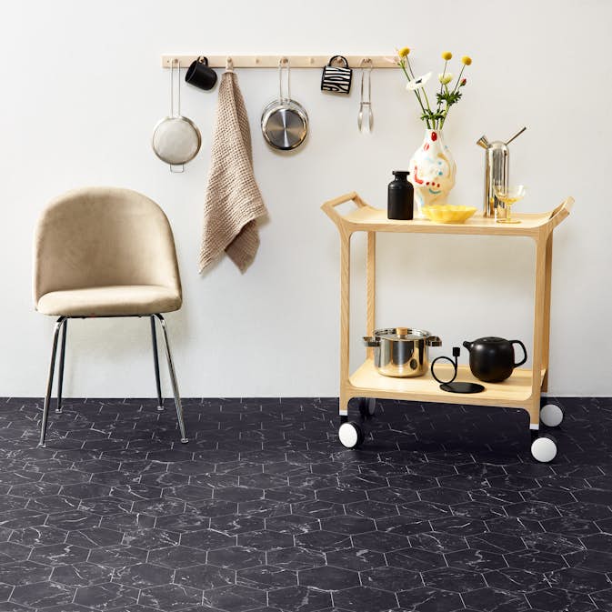 Vinylgolv Tarkett Iconik 240 Neromarquine Hexa Grå