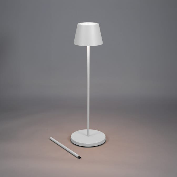 Golvlampa Gnojsö Konstsmide Pomezia M USB