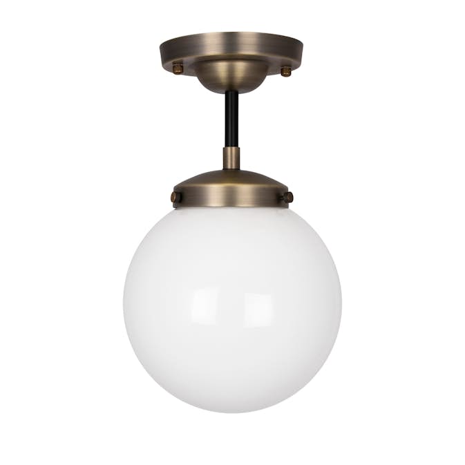 Taklampa Globen Lighting Alley IP44 Antikmässing/Vit