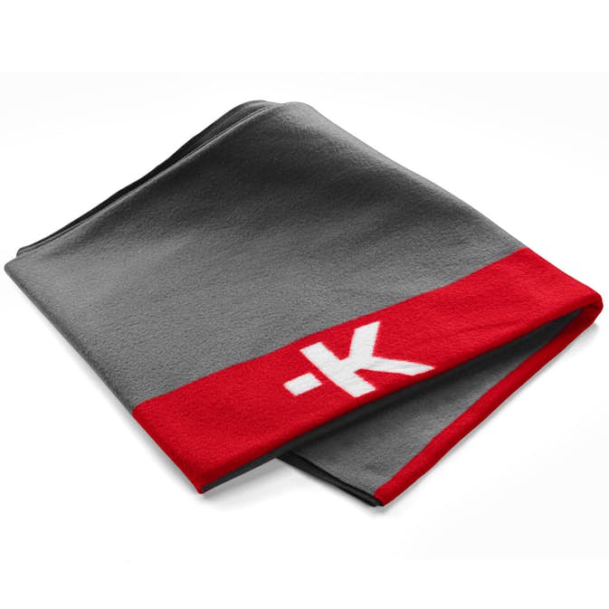 Resefilt Skross Supermjuk Fleece 156x127 cm med Bärrem