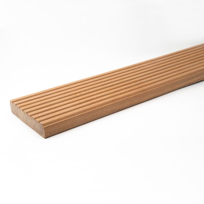 Trallgolv IBI Wood Bangkirai Slät/Rillad 28x145 mm