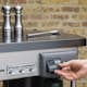 Kolgrill Weber Performer Deluxe GBS Svart Klotgrill med Gasoltändning & Gourmet BBQ System