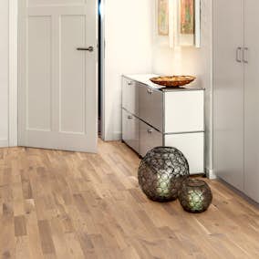 Parkettgolv Berg & Berg Ek L Vild Borstad Vitolja 3-Stav