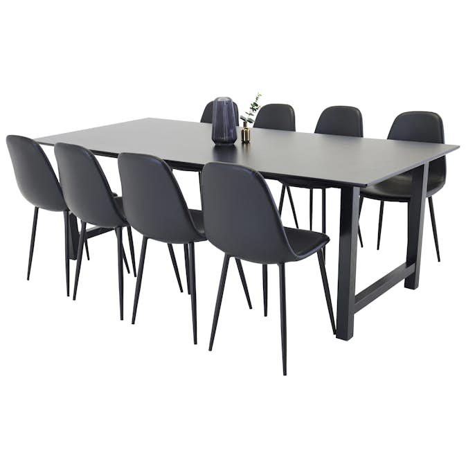 Matgrupp Sky Furniture Clara med 8 Pobbie Stolar Konstläder