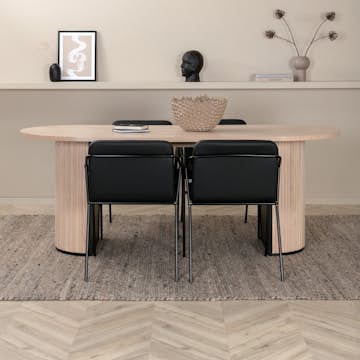 Matgrupp Venture Home med Ovalt Bianca Matbord och 4 Tjärö Matstolar