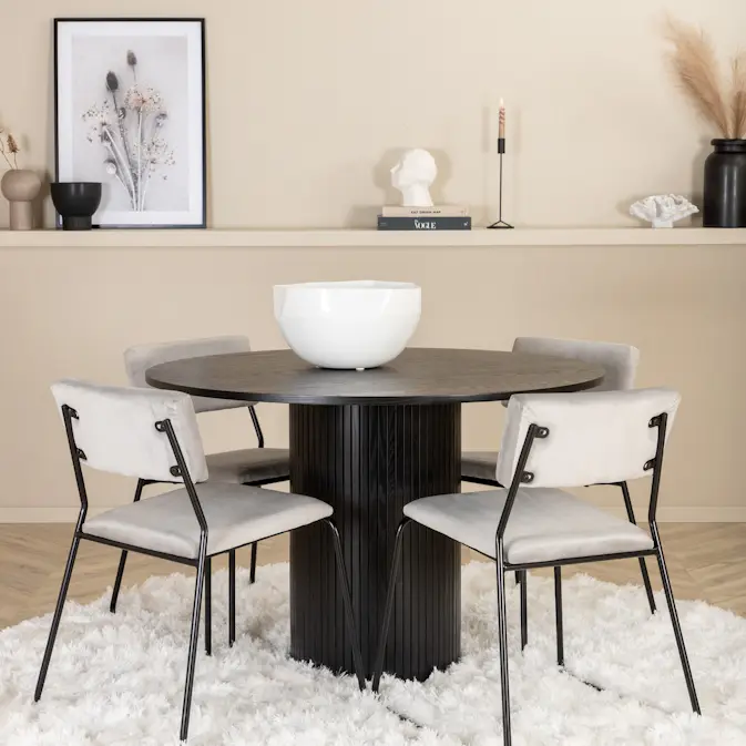 Matgrupp Venture Home med Bianca Matbord och 4 Kungshamn Matstolar i Sammet