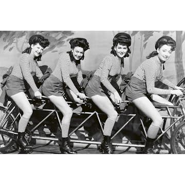 Tapet Dimex Women on Bicycle