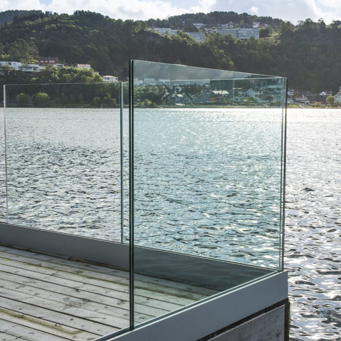 Glasräcke Novoroom Stolpfritt