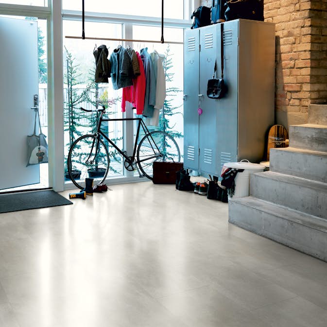 Vinylgolv Pergo Tile Warm Grey Concrete