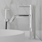 Tvättställsblandare Scandtap Steel Voyage Medium med Sidodusch