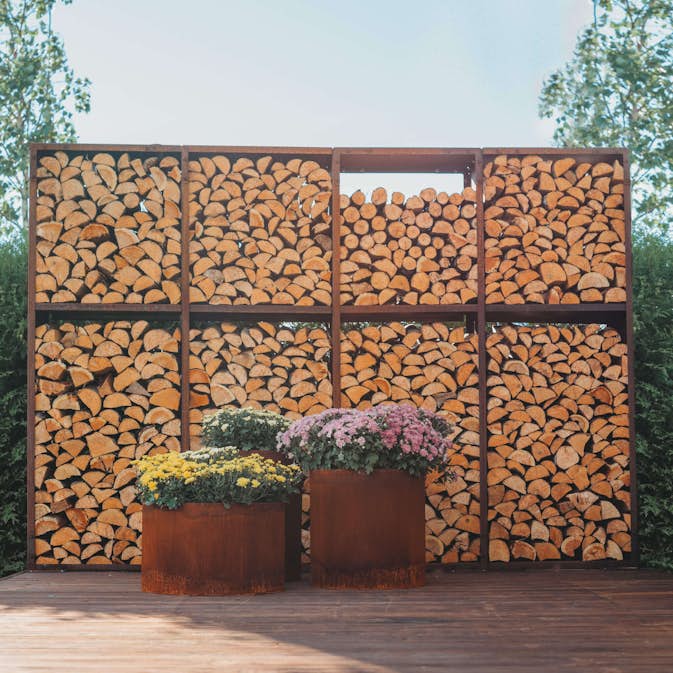 Vedförvaring GrillSymbol Wall XL Cortenstål Vedhylla