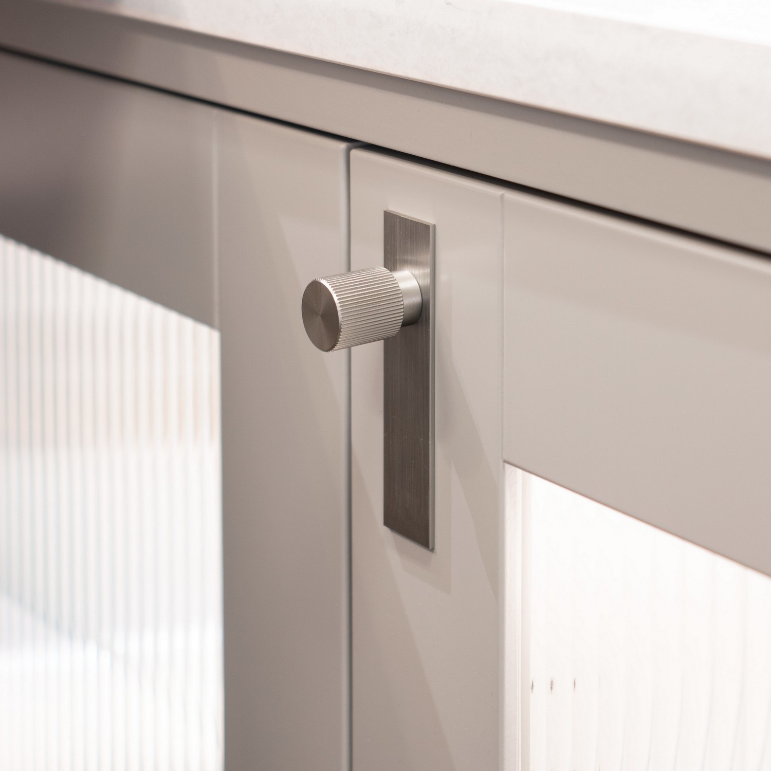 Knopp Beslag Design Arpa med Bricka Ø22 mm