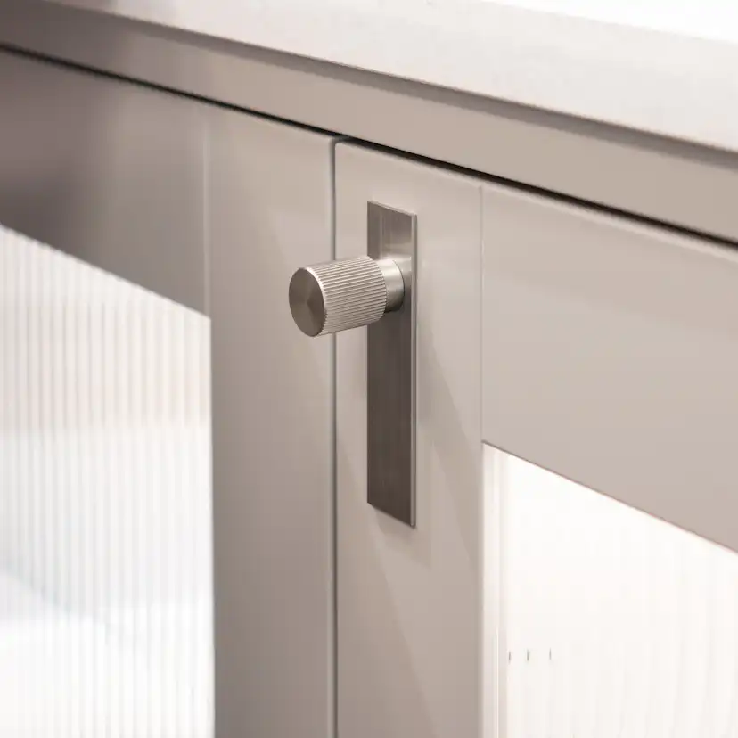 Knopp Beslag Design Arpa med Bricka Ø22 mm