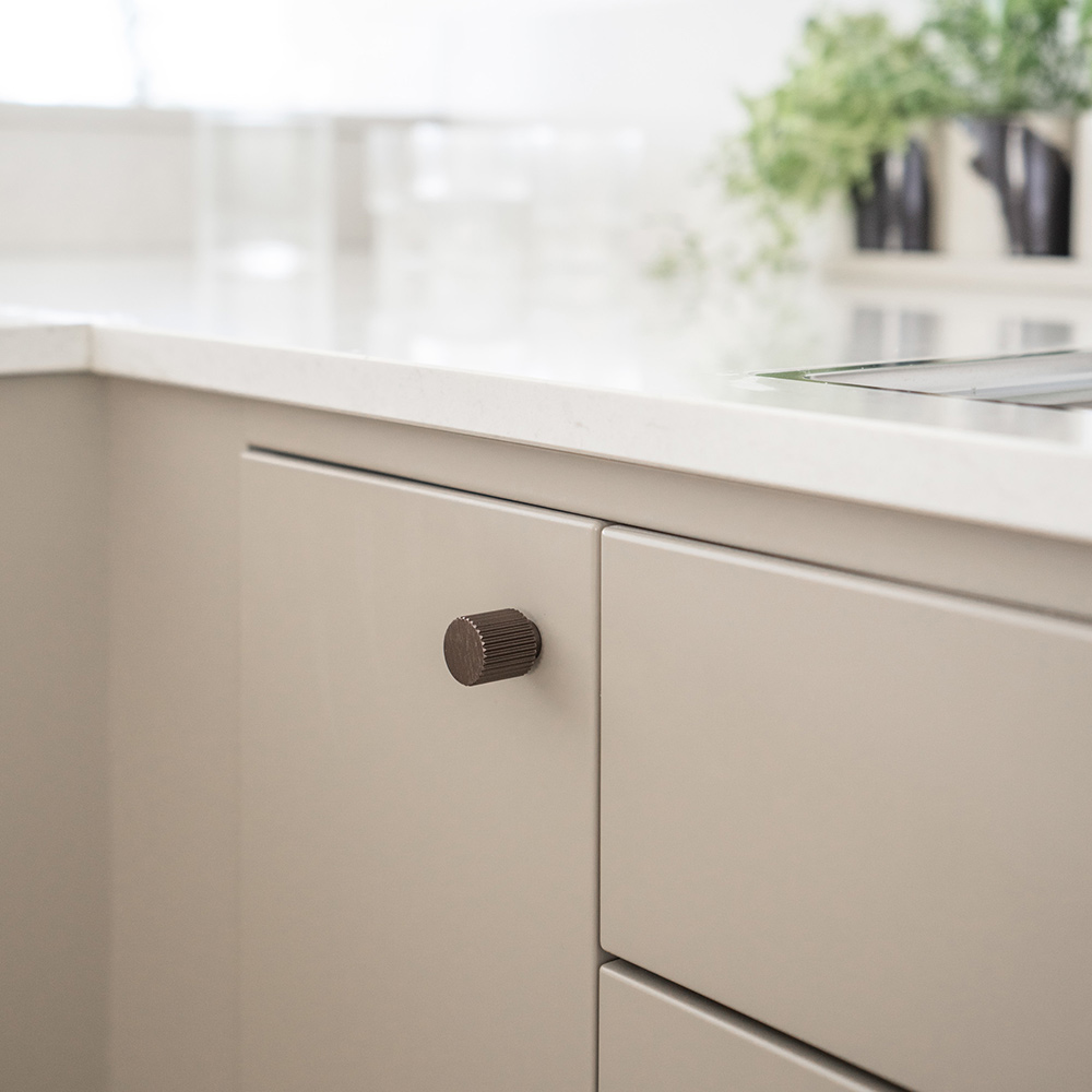 Knopp Beslag Design Helix Stripe