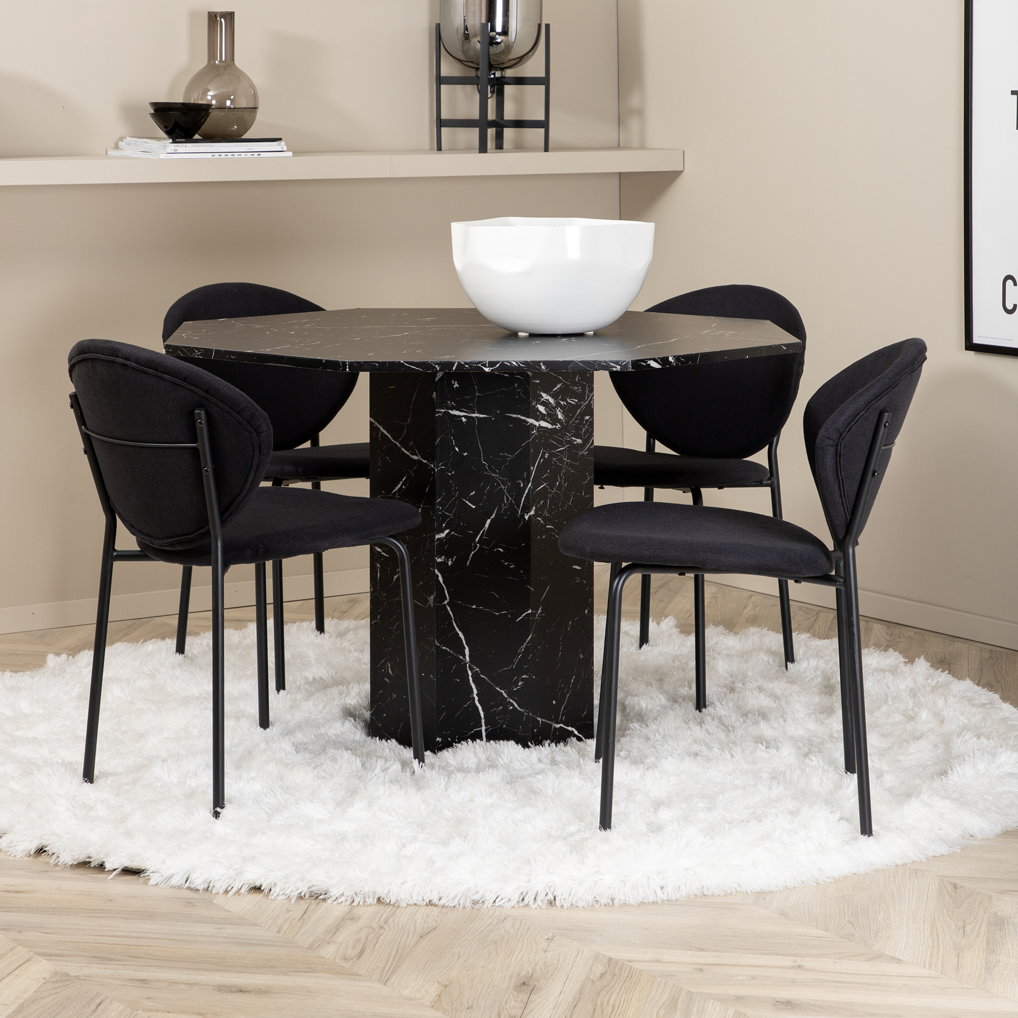 Matgrupp Venture Home Monte Carlo med 4 Valor Stolar