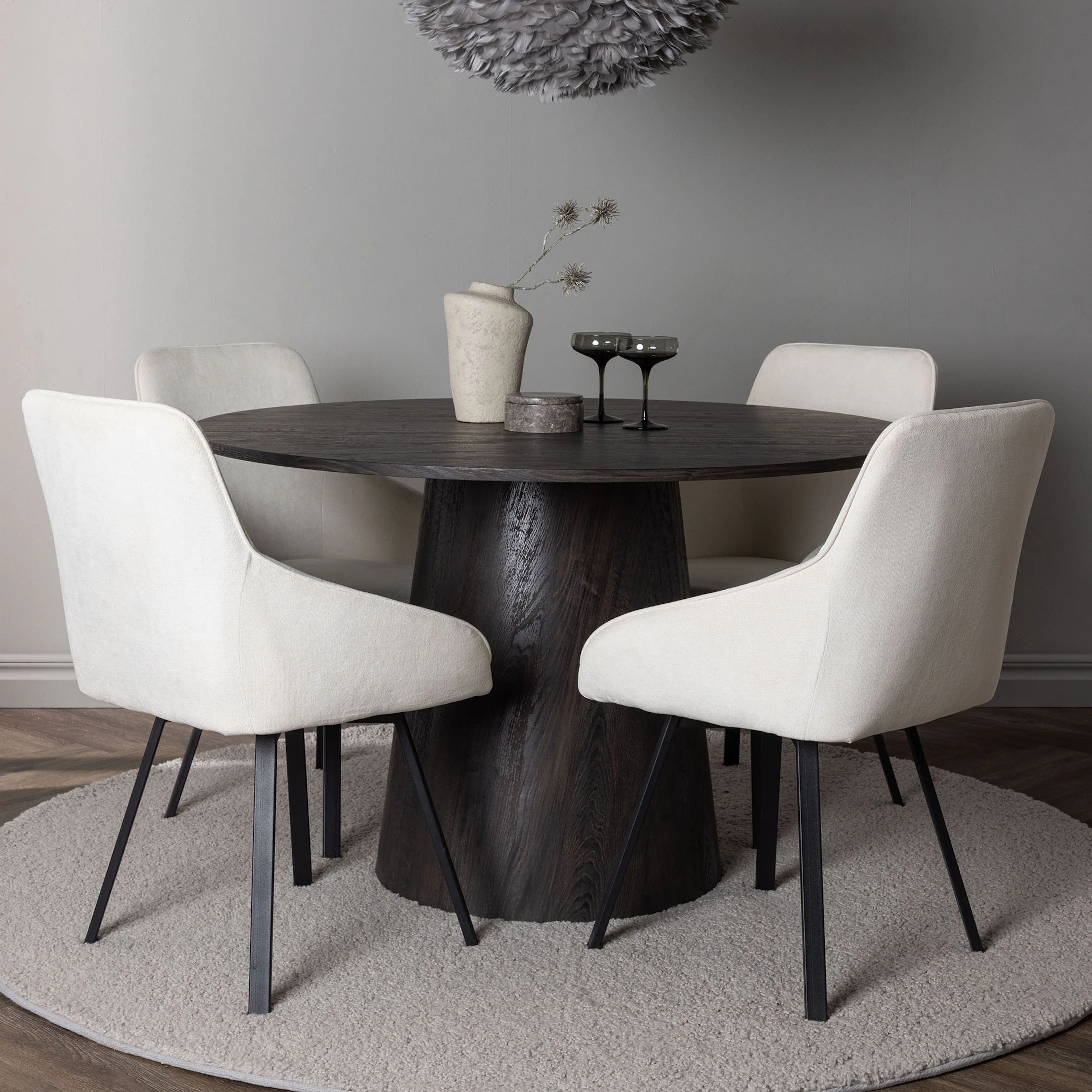 Matgrupp Venture Home Lanzo Ø120 cm med 4 st Rosie stolar