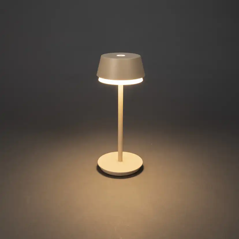 Bordslampa Gnosjö Konstsmide Lyon USB