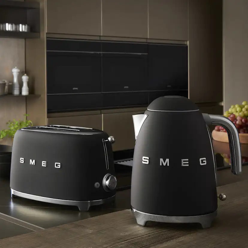 Vattenkokare Smeg KLF03BLMEU Retrodesign Svart