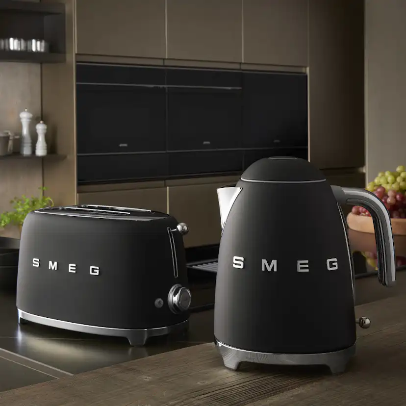 Vattenkokare Smeg KLF03BLMEU Retrodesign Svart