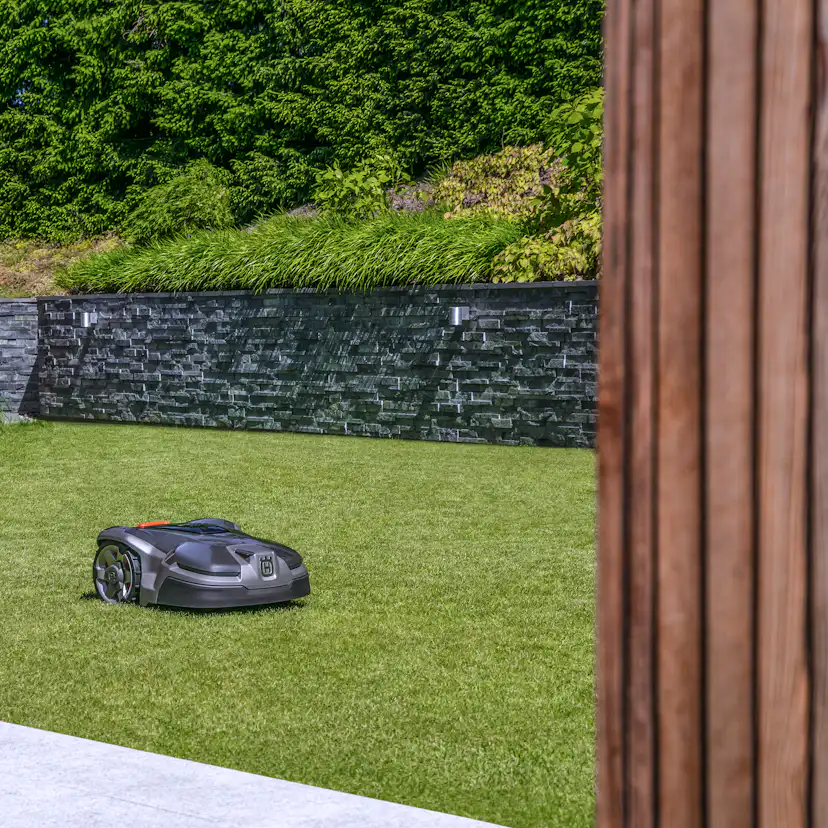 Robotgräsklippare Husqvarna Automower® 305E NERA