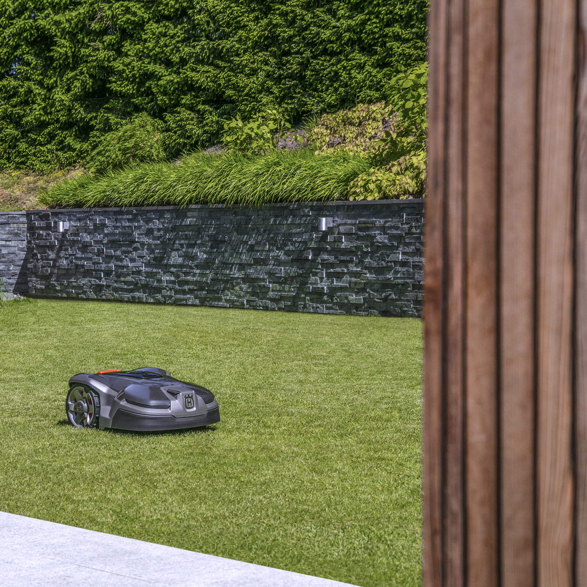 Robotgräsklippare Husqvarna Automower® 305E NERA