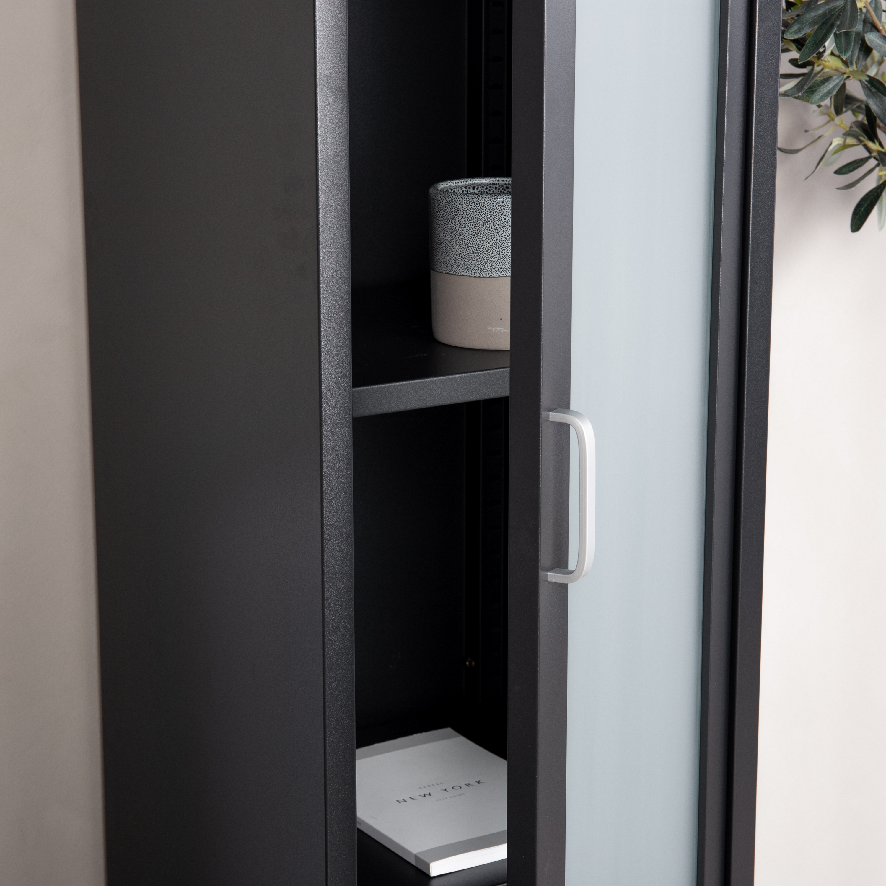 Högskåp Venture Home Acero Svart Förvaringsmöbel 150 cm