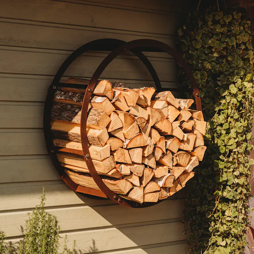 Vedförvaring GrillSymbol Bern 72 cm Cortenstål Väggfäst Vedhylla