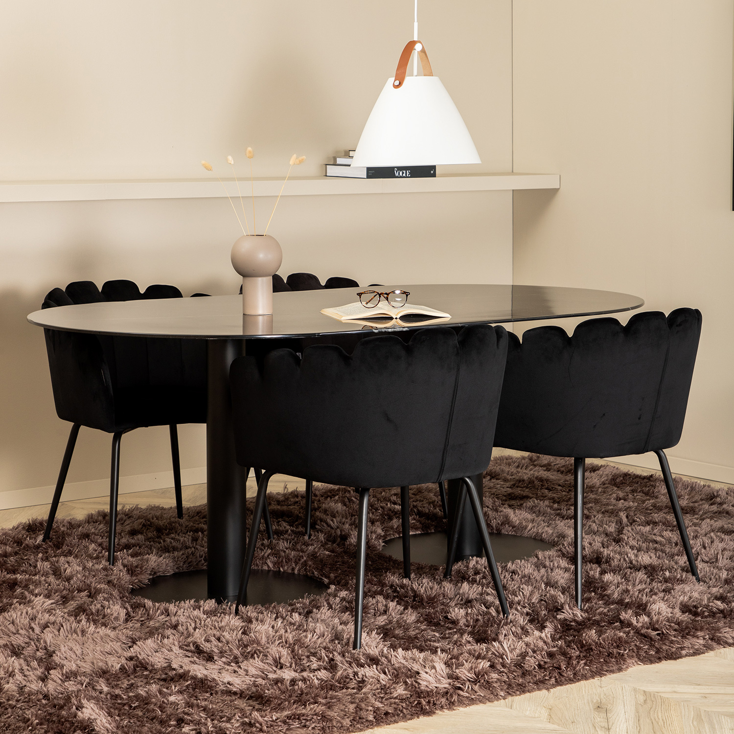 Matgrupp Venture Home Oslo med 4 Limhamn Stolar