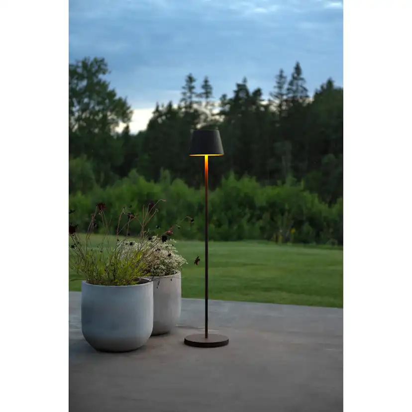 Golvlampa Gnojsö Konstsmide Pomezia M USB