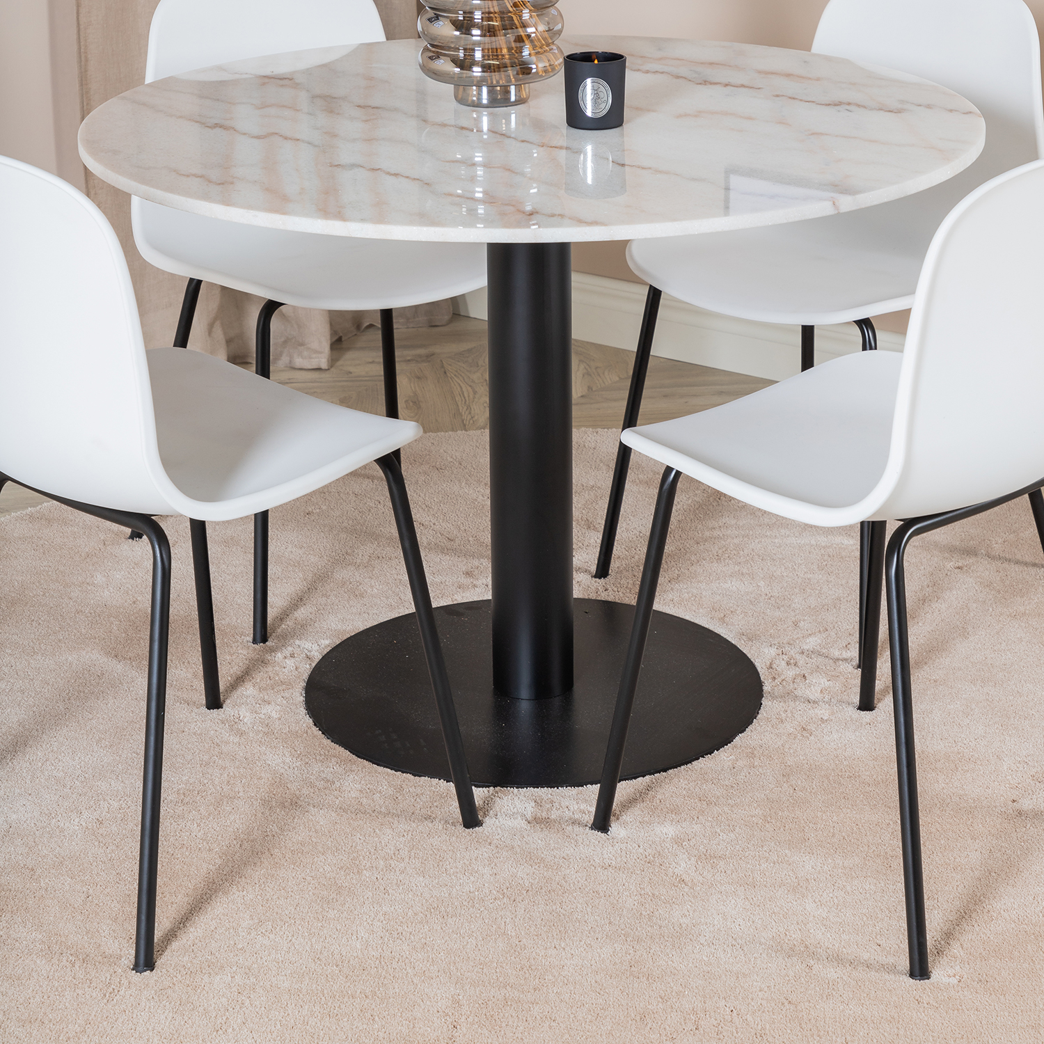 Estelle Round Dining Table ø106+ Arctic Dining Chair Vit/Svart/Vit